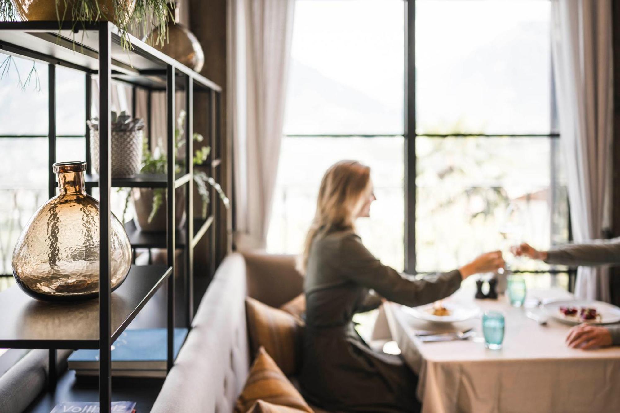 Hotel Lagrein Schenna Bagian luar foto