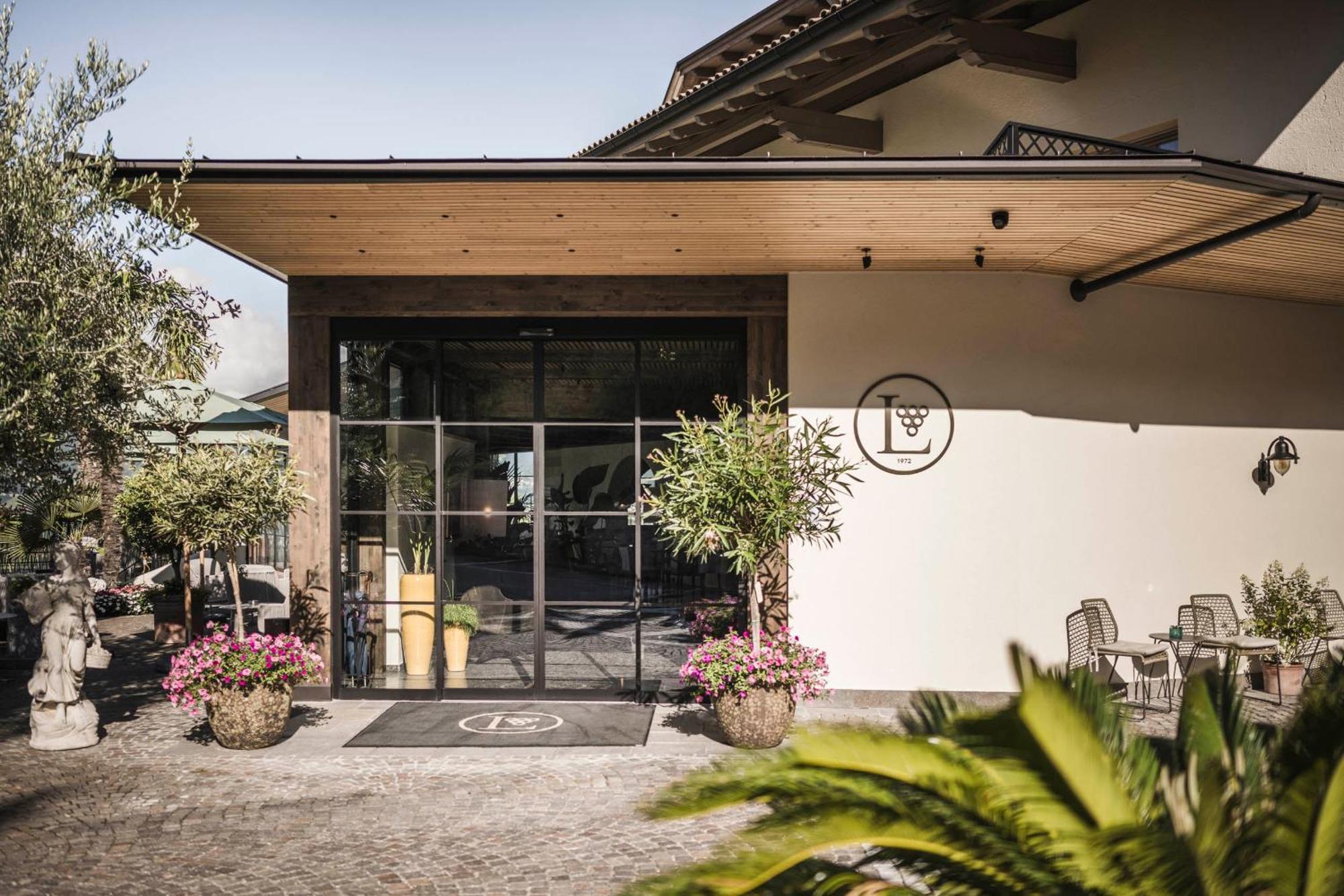 Hotel Lagrein Schenna Bagian luar foto