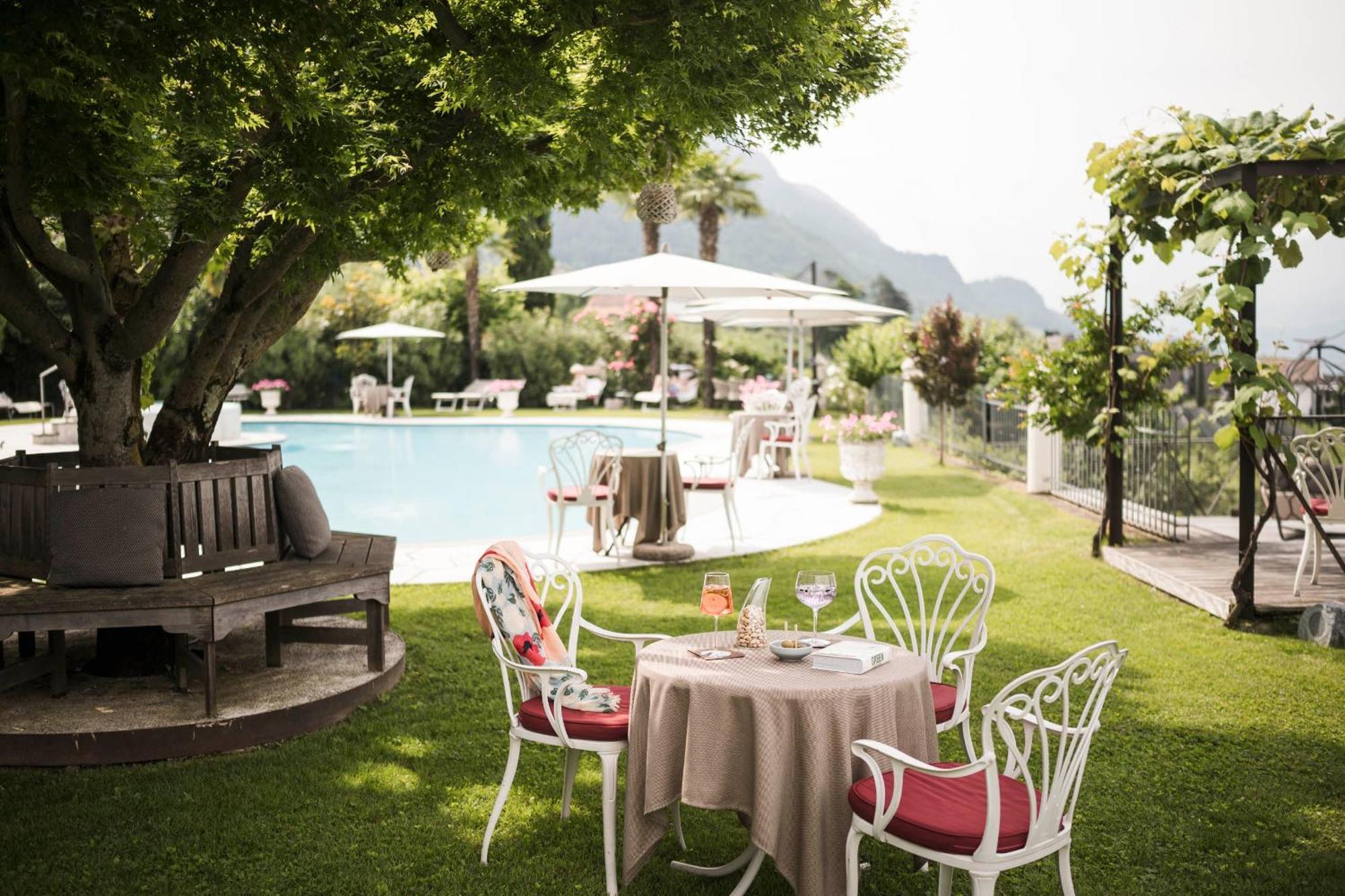 Hotel Lagrein Schenna Bagian luar foto