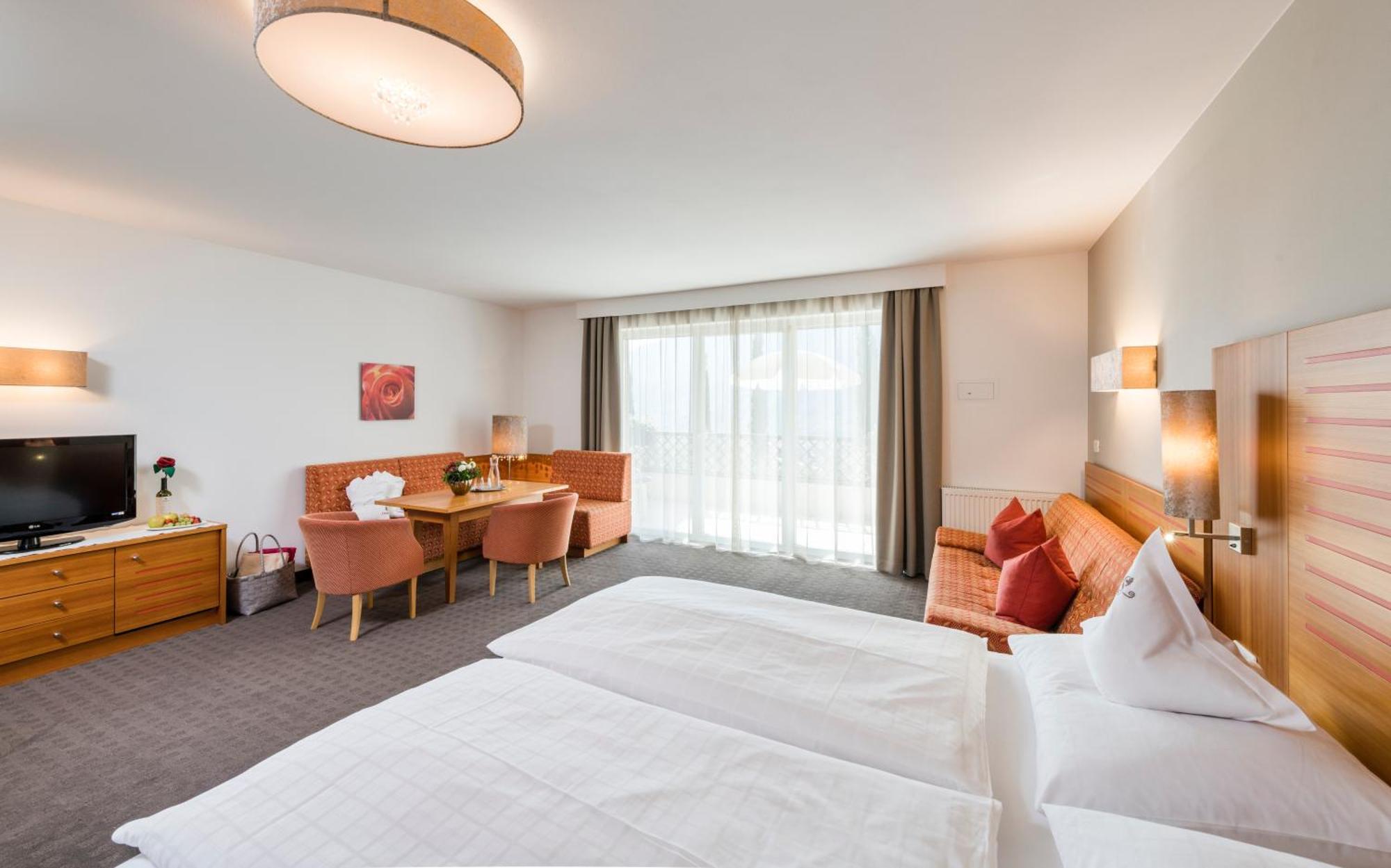 Hotel Lagrein Schenna Bagian luar foto